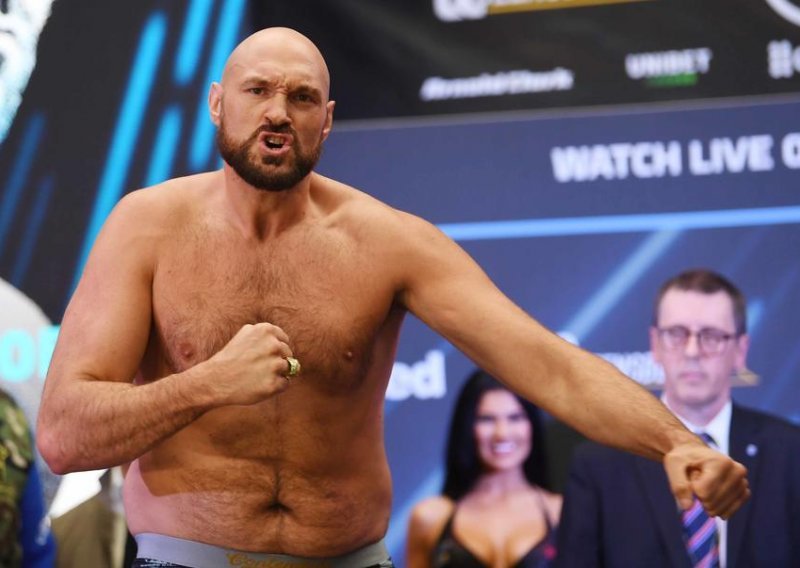 Kontroverzni boksač Tyson Fury napokon se oglasio kada je u pitanju njegov povratak u ring; on je svoje rekao, ali...