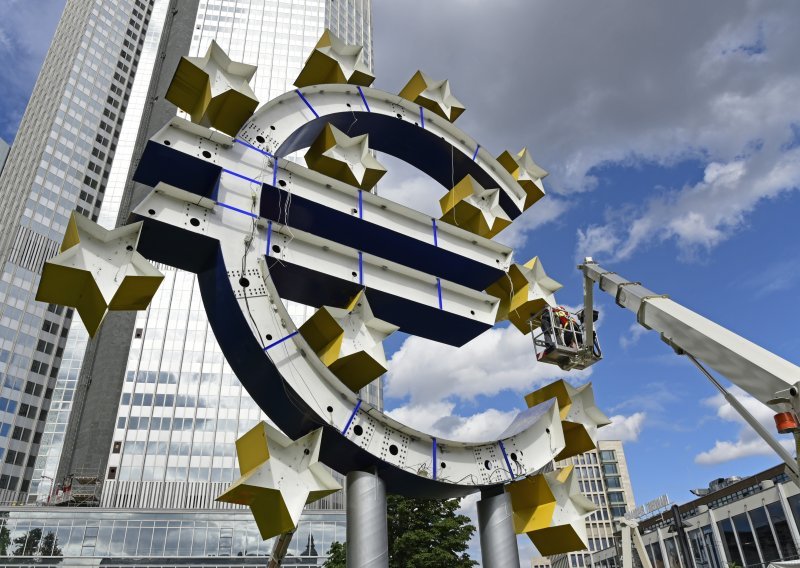 EU želi smanjiti dominaciju dolara