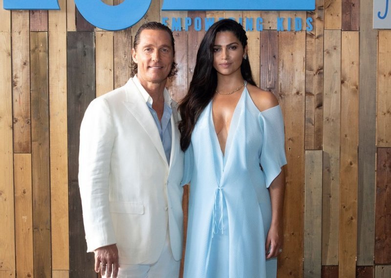 Matthew McConaughey i njegova zgodna supruga Camila pomno uskladili stajlinge