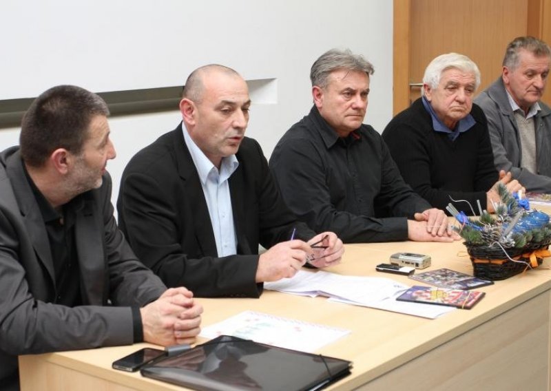 Orešković odabrao Medveda kao kandidata za ministra branitelja