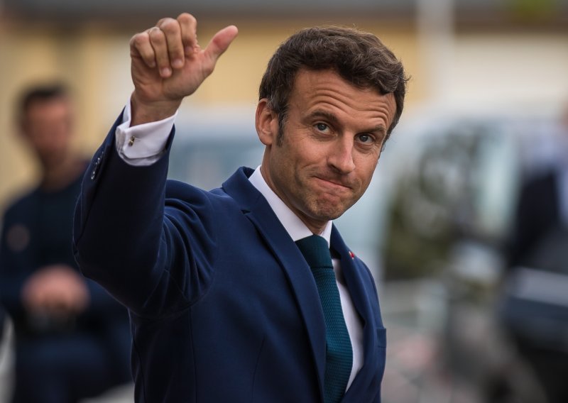 Macron obećao Zelenskom povećati vojnu i humanitarnu pomoć Ukrajini