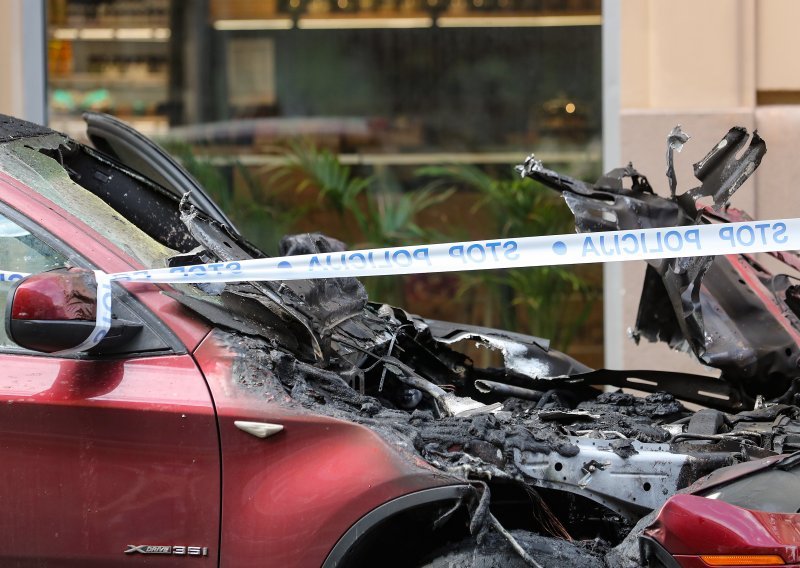 [VIDEO/FOTO] Planuo BMW u Martićevoj, vatrogasci i policija na terenu