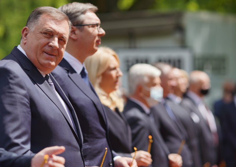 Vučić i Dodik se žale da zapad ignorira stradanje Srba u Jasenovcu