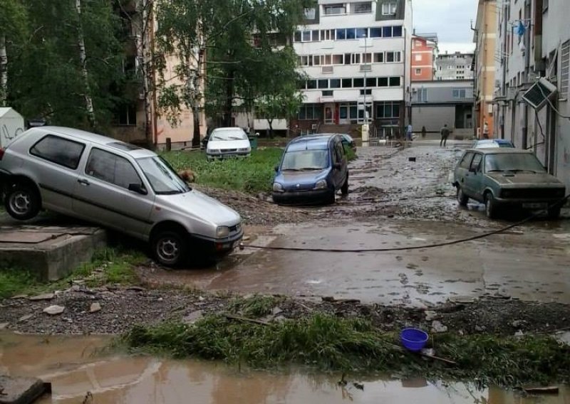 Kako voziti poplavljenim cestama?