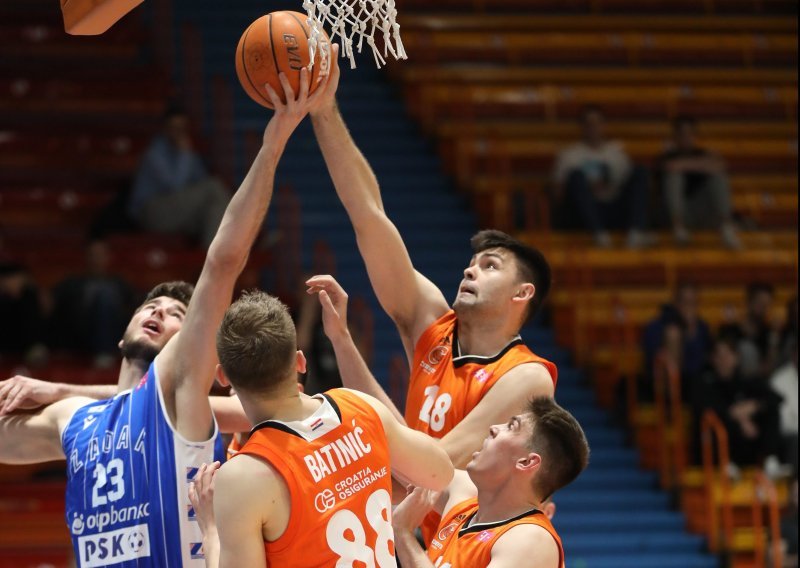 [FOTO] Cedevita tricom u posljednjoj sekundi pobijedila Zadar i tako 'pogurala' Cibonu koja će u doigravanje s prvog mjesta