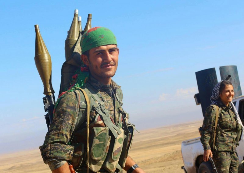 Biden Kurdima: Povucite se istočno od Eufrata