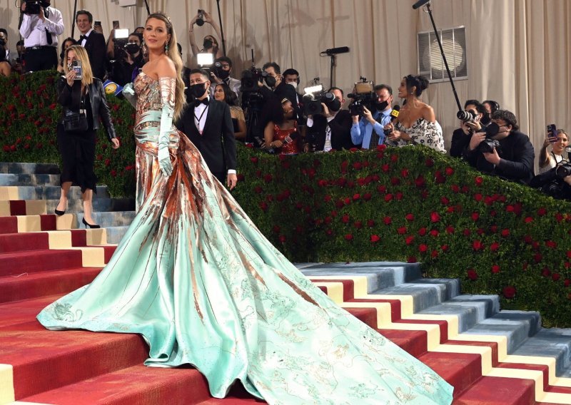 Pogledajte sve glamurozne haljine s Met Gale: Najprestižniji modni događaj vratio se raskošniji no ikad