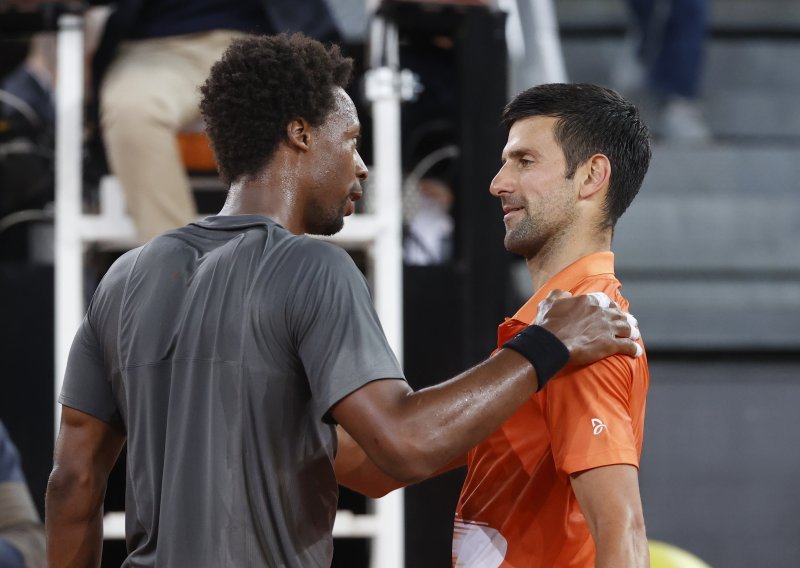 Gael Monfils i dalje ne zna kako pobijediti Novaka Đokovića; na ruku mu nisu išli ni vremenski uvjeti, jer do prekida zbog kiše držao se sasvim solidno