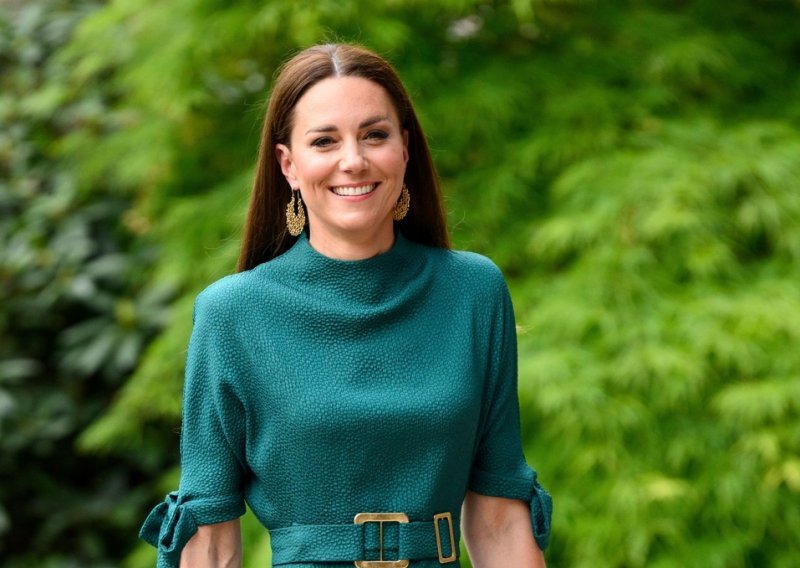 Profinjenost joj je drugo ime: Vojvotkinja Kate Middleton u zelenoj kreaciji i s frizurom kakvom je rijetko viđamo