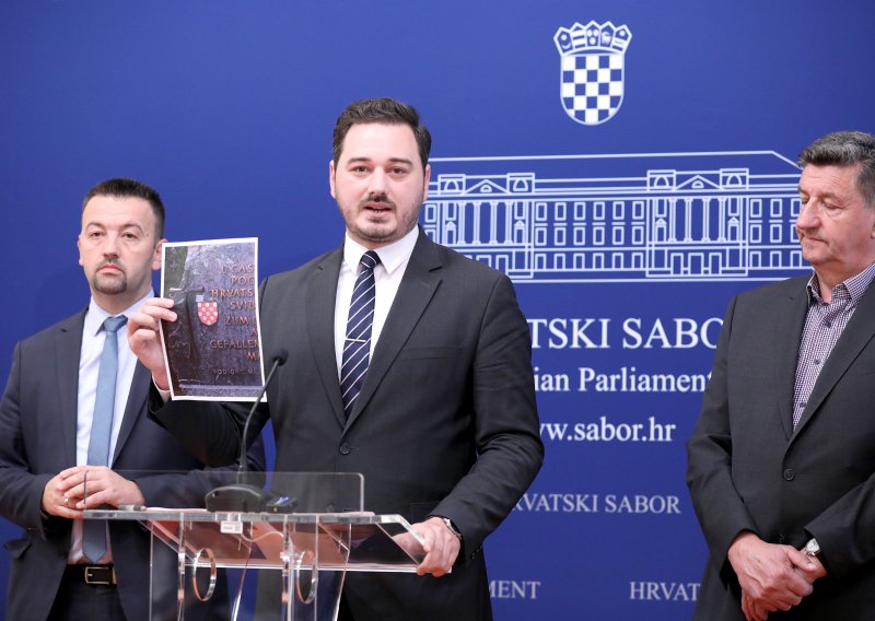 [VIDEO] Suverenisti: Uklanjanje grba u Bleiburgu je poraz hrvatske diplomacije
