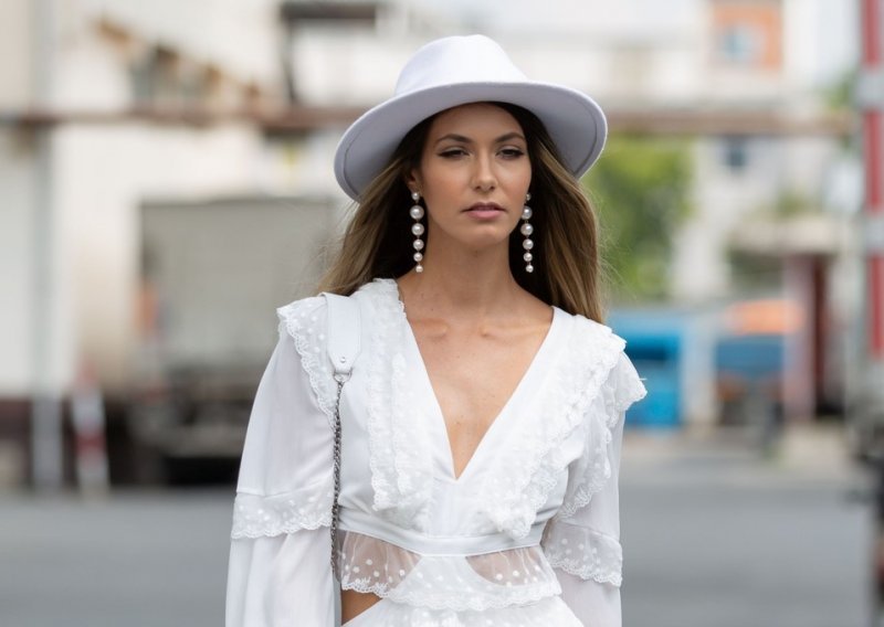 U njima ćete se uvijek osjećati tako dobro: 10 lijepih bijelih haljina savršenih za ljeto