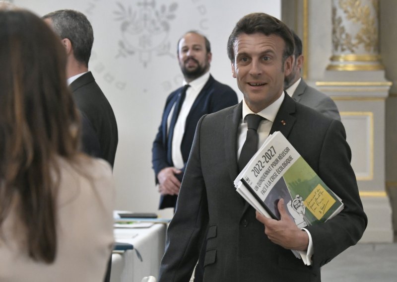 Stranka francuskog predsjednika promijenila ime u Preporod