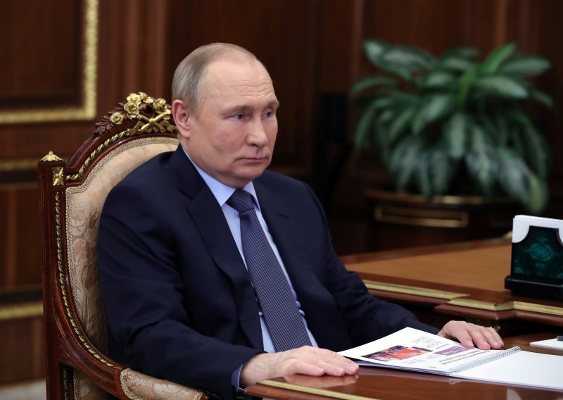 Putin razgovarao s premijerom Izraela: Rusija i dalje 'spremna' omogućiti evakuaciju civila iz Azovstala