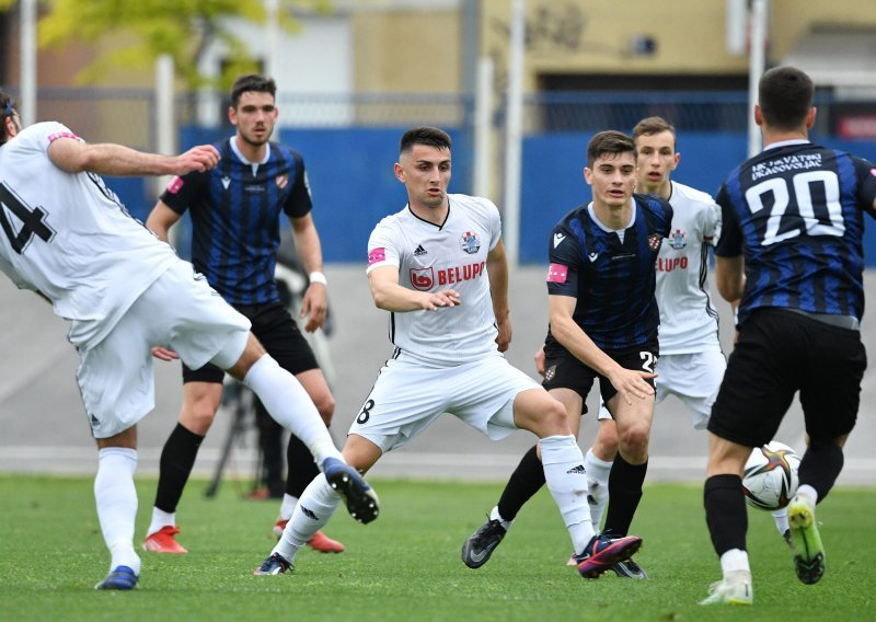 [VIDEO/FOTO] Utakmica za 'čast i slavu' završila bez pobjednika; neuništivi Ivan Krstanović zabio je svoj 116. gol u HT Prvoj ligi