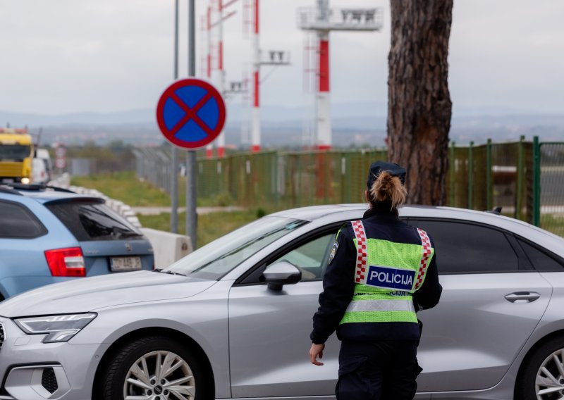 Zbog prometne nesreće na A7, između Škurinja i Orehovice, ograničenje brzine, magla smanjuje vidljivost u Gorskom kotaru i Lici