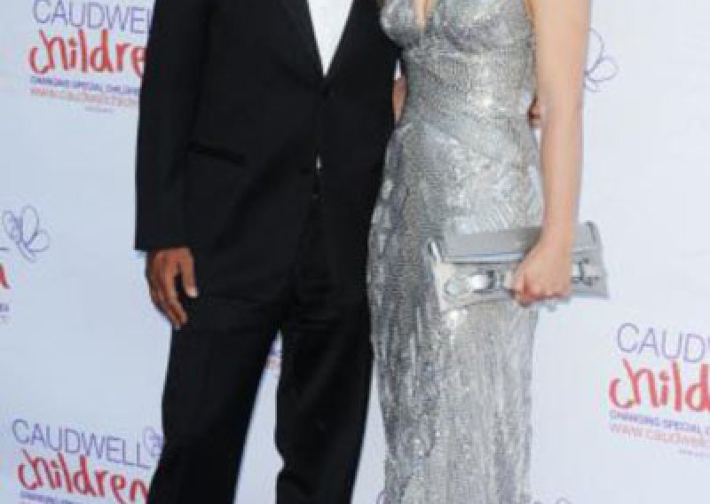 Razveli se Elizabeth Hurley i Arun Najar