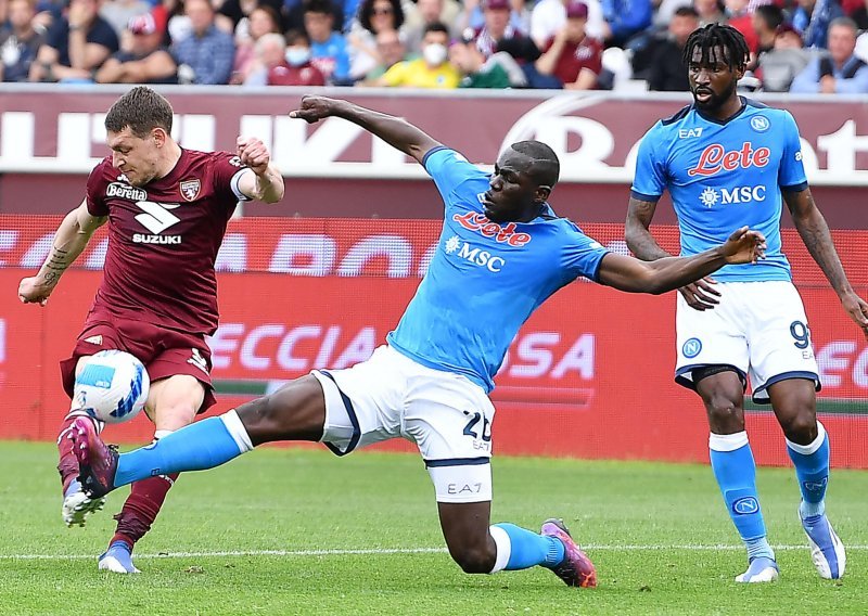 [FOTO] Ivan Jurić nije uspio zaustaviti Napoli; Torinu nije pomoglo ni što je njihov vratar zaustavio kazneni udarac