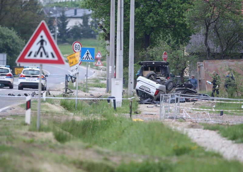 Tragedija kod Velike Gorice; automobil sletio s ceste, tri osobe poginule