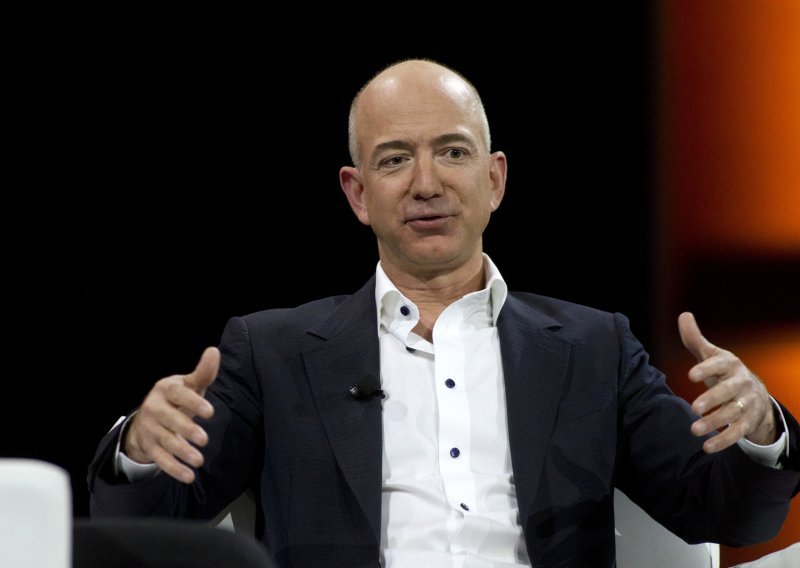 Šef Amazona nudi 5.000 dolara za otkaz
