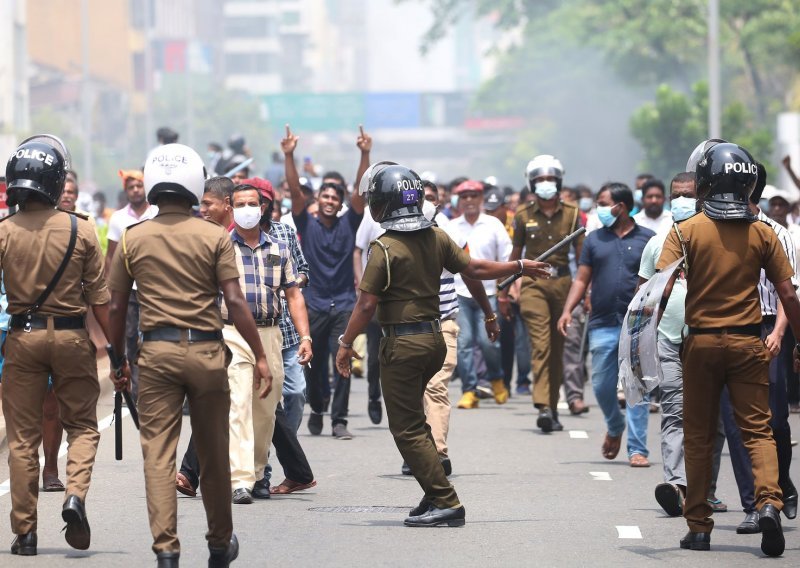 Šrilankanska vojska spriječila upad prosvjednika u rezidenciju bivšeg premijera