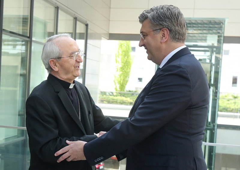 [FOTO] Plenković se susreo sa Stalnim vijećem HBK: Teme razgovora Ukrajina, BiH, inflacija te obnova nakon potresa