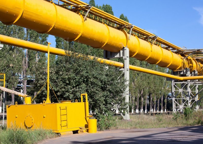 FT: Gazprom će do kraja 2024. presjeći dovod ruskog plina preko Ukrajine