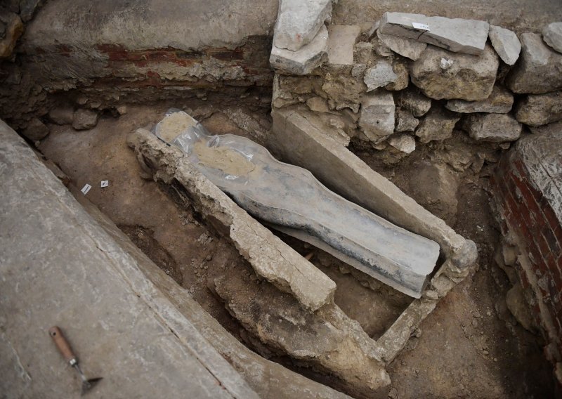 Tko je pokopan u tajnovitom sarkofagu nađenom u Notre-Dameu?