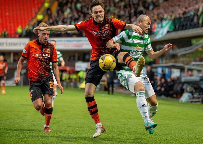 Celtic stigao do boda na gostovanju i potvrdio titulu škotskog prvaka; Rangersima nije pomogla ni uvjerljiva pobjeda