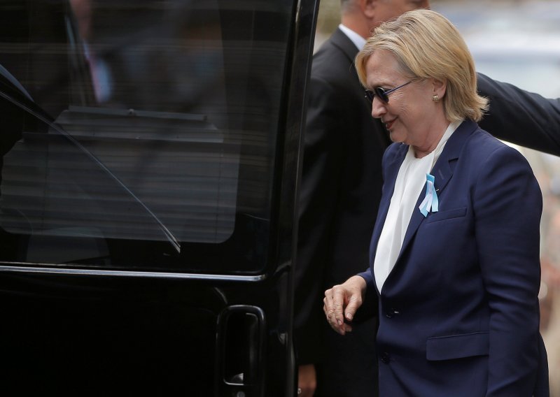 Hillary Clinton pozlilo zbog 'upale pluća'