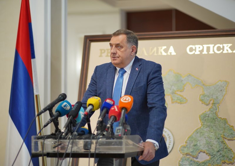 Dodik: 'Planovi za povlačenje Srba iz državnih institucija u BiH nisu ukinuti nego odgođeni zbog rata u Ukrajini'