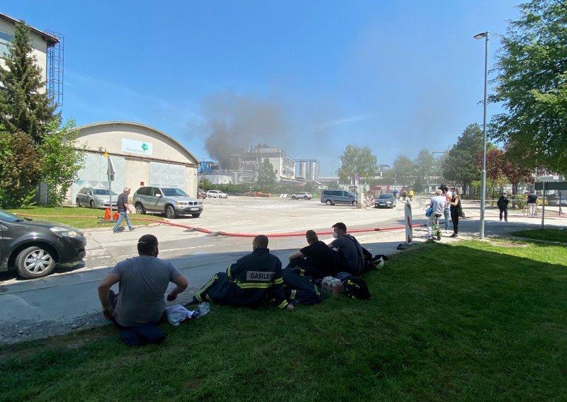 Pet mrtvih i dvoje teško ranjenih u nesreći u tvornici u Sloveniji