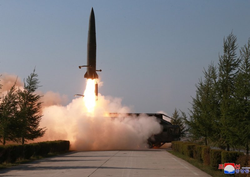 Pyongyang testirao balističke projektile