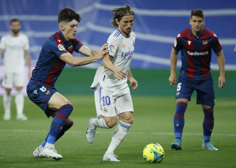 [FOTO] Real utrpao šest golova nemoćnom Levanteu; 'hat-trick' u asistencijama za Luku Modrića