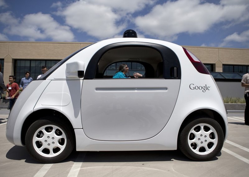 Googleov robotski automobil bi i pravno mogao biti 'vozač'