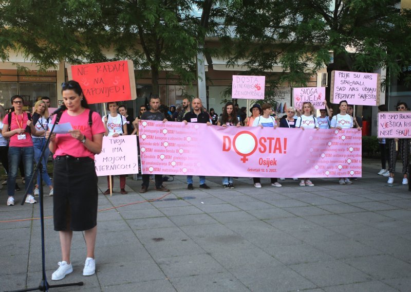 [VIDEO] Stravično iskustvo Osječanke: 'Sestra je rekla da odem u WC te, ako želim obdukciju, rukama zadržim plod'