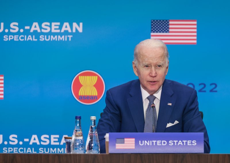 'Mržnja je mrlja na duši Amerike', rekao je Biden nakon pokolja u Buffalu