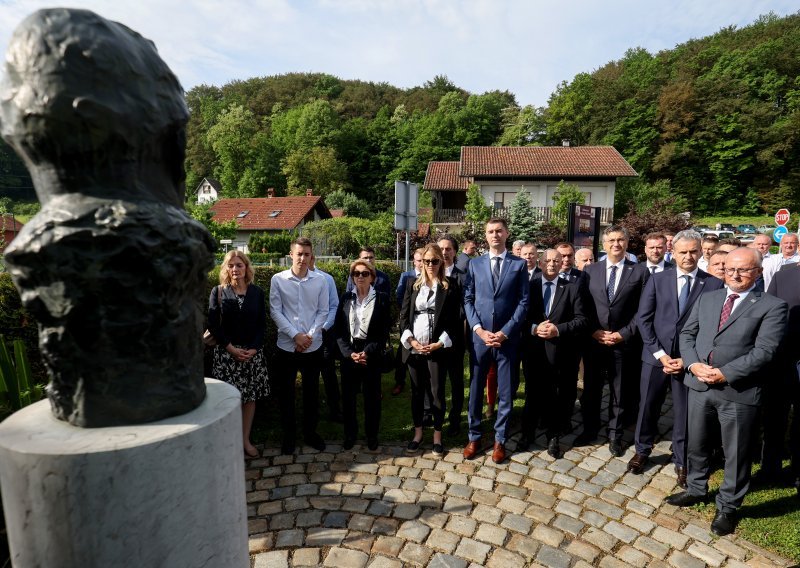 [FOTO/VIDEO] Plenković u Velikom Trgovišću: Tuđman je istinski mudro vodio Hrvatsku 90-ih