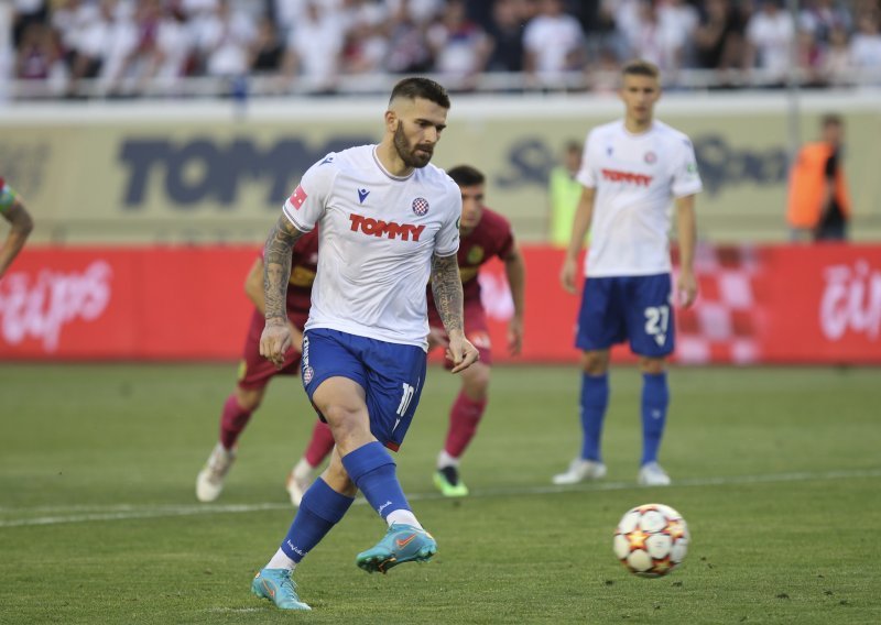 [VIDEO/FOTO] Nakon šokantnog početka Hajduk okrenuo Istru i bacio teret na leđa Dinama, Livaja opet zabio dva gola iz penala