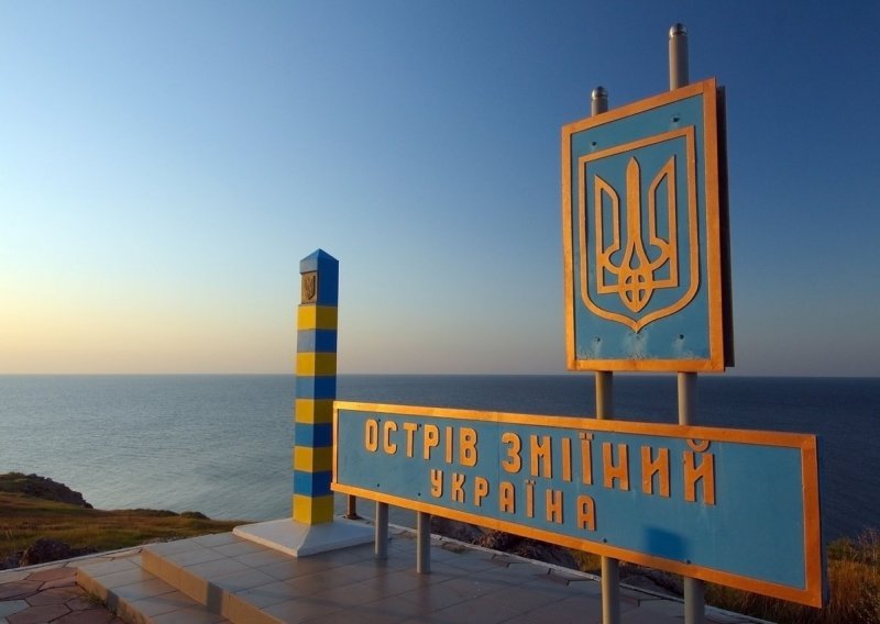 Ukrajina ponovno podigla svoju zastavu na Zmijskom otoku