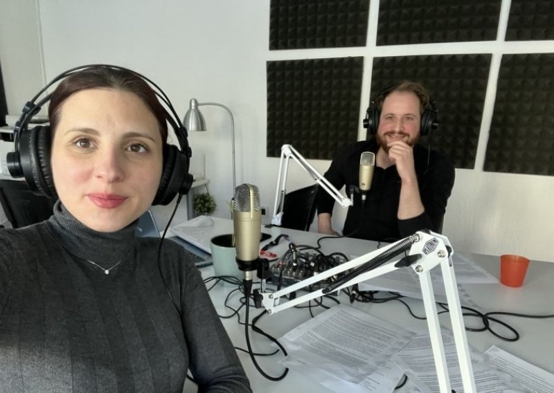 Podcast koji 'secira' jezik: od žargona i satire, do poezije i klingonskog