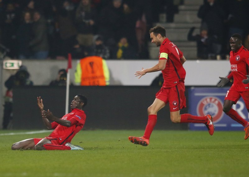 EL: Danci okrenuli United, Porto stradao pod žutim zidom