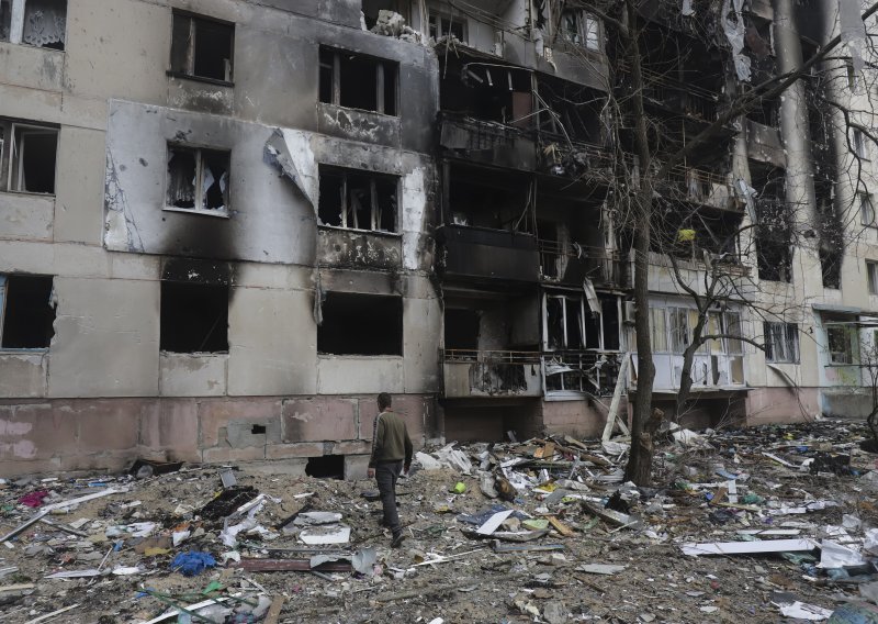 Snažno granatiran ukrajinski grad Lisičansk