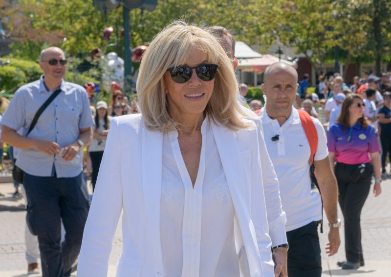 Brigitte Macron u izdanju u kakvom je rijetko imamo priliku vidjeti