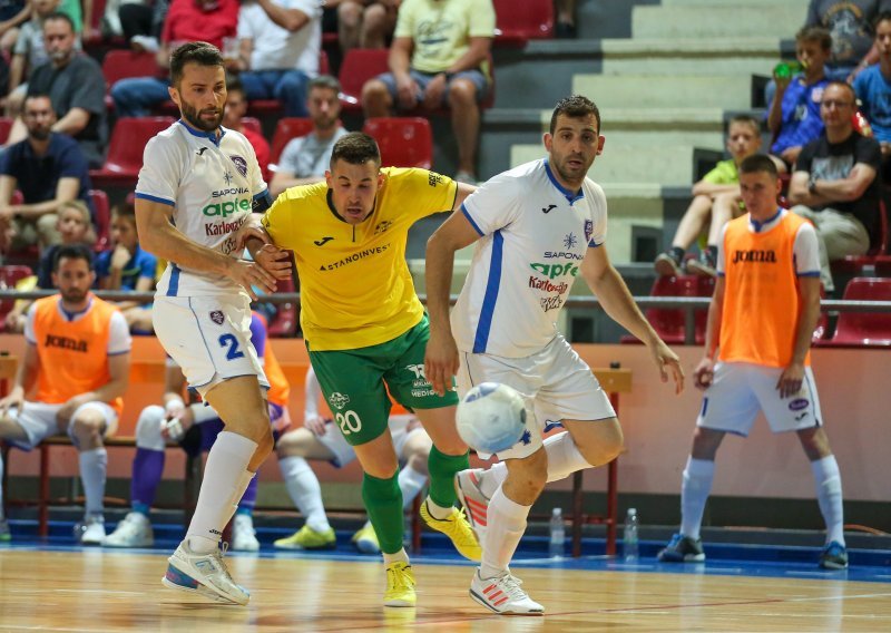 [FOTO] Prva utakmica finala prvenstva Hrvatske između Futsal Pula Stanoinvesta i Novog Vremena pružila rijetko viđenu dramu