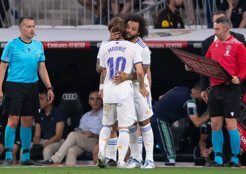 [FOTO] Real izjednačio negativan rekord u utakmici nabijenoj emocijama; svoj zadnji dvoboj u Madridu odigrao igrač s najviše trofeja u povijesti 'Kraljevskog kluba'