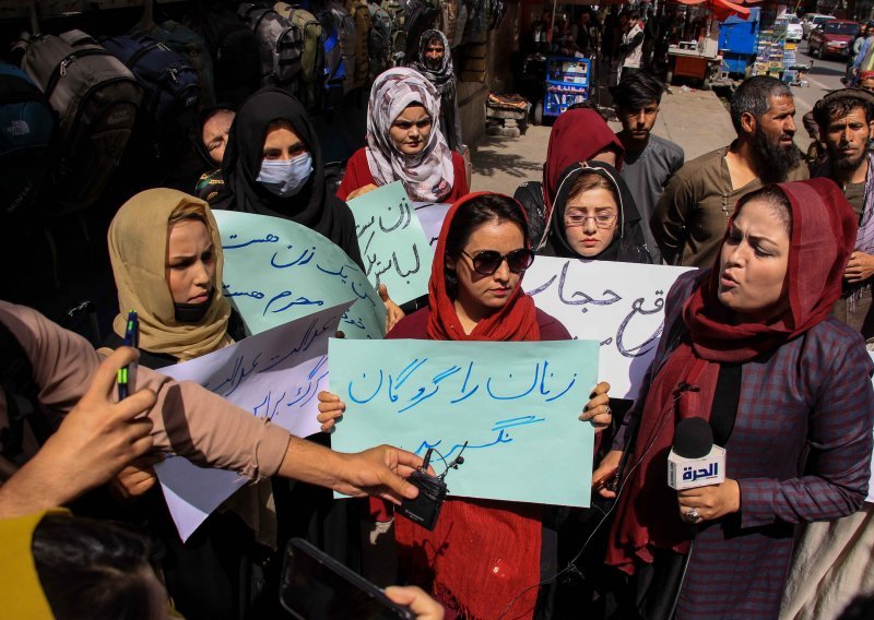Afganistanske tv voditeljice prkose talibanima, odbijaju pokriti lica