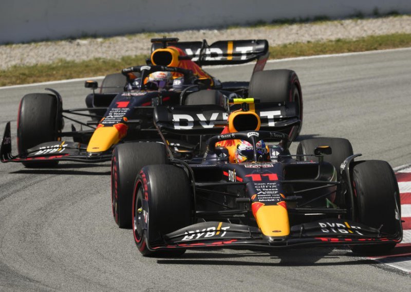 [FOTO] Dvostruko slavlje Red Bulla; Verstappen stigao do pobjede nakon što je Leclerca 'izdao' njegov Ferrari
