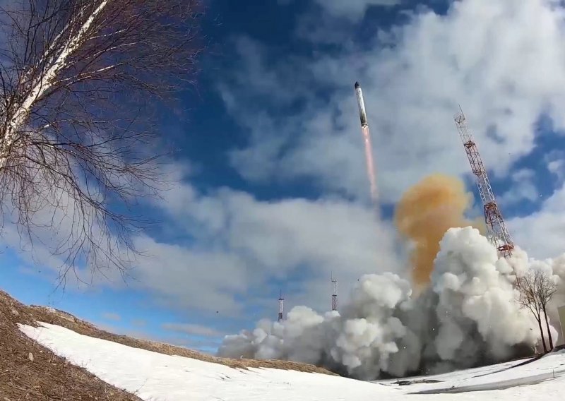 Rusija do jeseni planira proizvesti i razmjestiti 50 balističkih nuklearnih raketa koje NATO zove 'Sotona', domet im je 18.000 kilometara