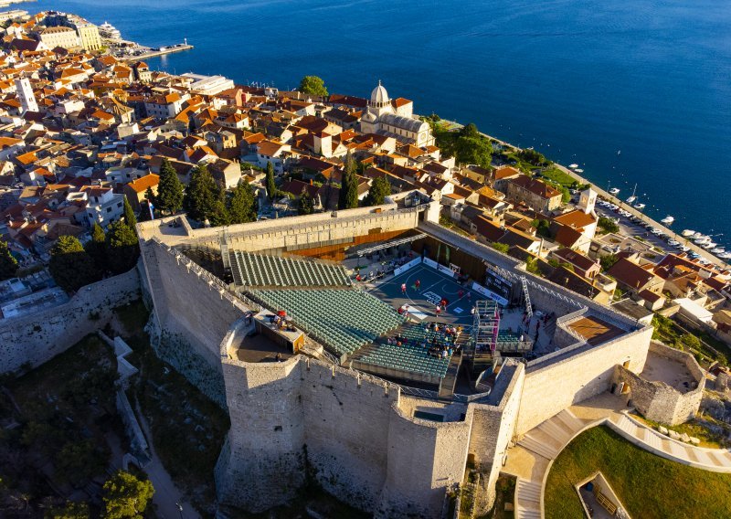 [FOTO] Pogledajte spektakularne fotografije košarke 3 na 3 iz Dubrovnika i Šibenika koje su obišle svijet; lokacija u Zadru nije mogla biti bolja!