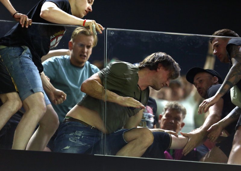 Feyenoordovi navijači nisu se mogli pomiriti s porazom od Rome, pa je uslijedilo njihovo divljanje; uhićeno više od 70 ljudi